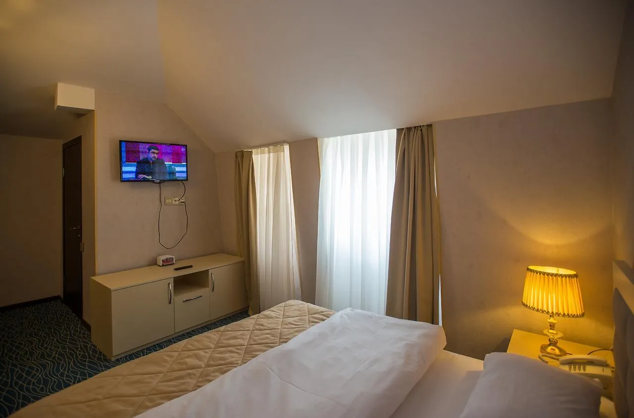 Art Hotel Baku 4*,